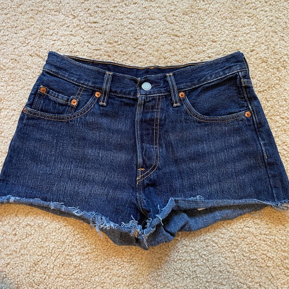 Levi jean shorts - Picture 1 of 15